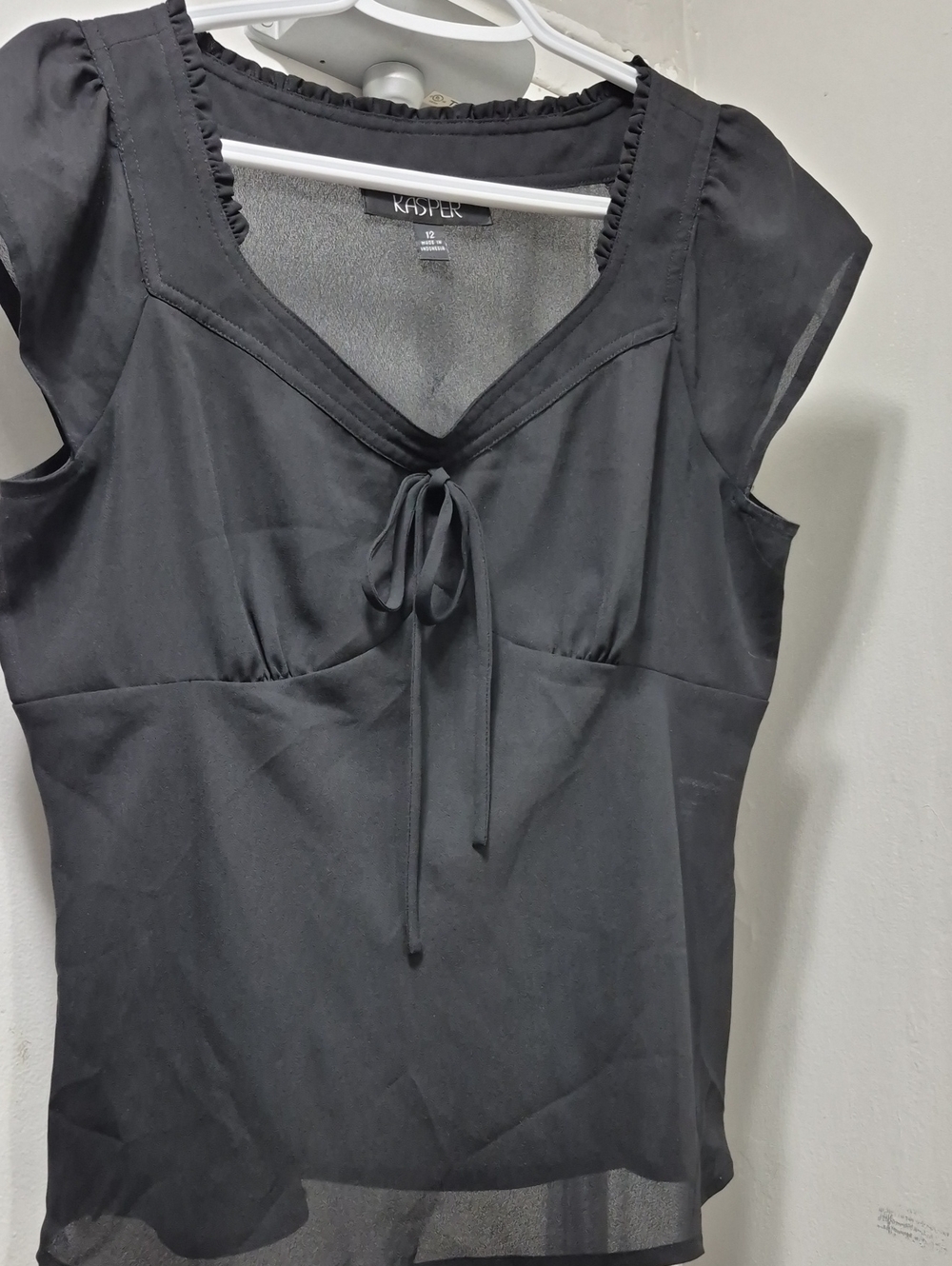 Kasper Black V-Neck Tie-Front Cap Sleeve Camisole